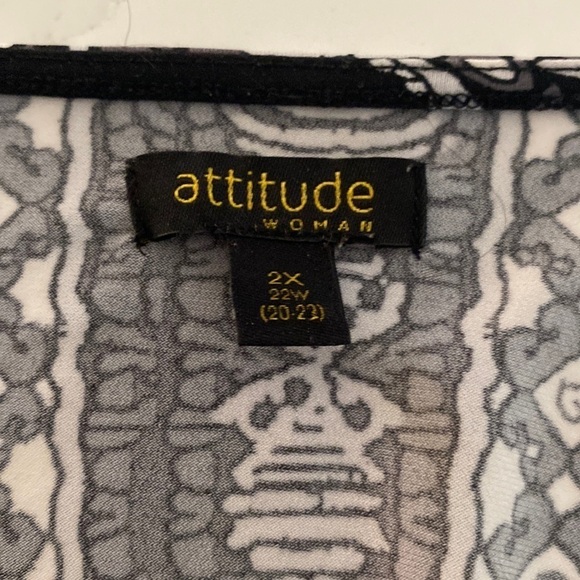 Attitude Women's Plus size V-Neck Empire Cut Black White Top 3/4 Sleeve Si - Picture 3 of 7